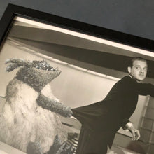 Ladda upp bild till gallerivisning, Tavla ”Grab them by the suit”