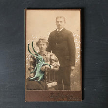 Load image into Gallery viewer, Vintage portrait card &quot;Family&quot;