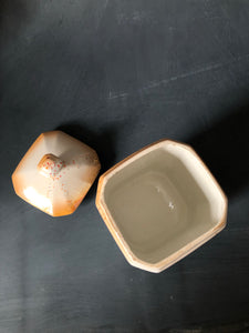 Porslinsburk ”Frukt”