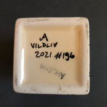 Load image into Gallery viewer, Porslinsburk #196